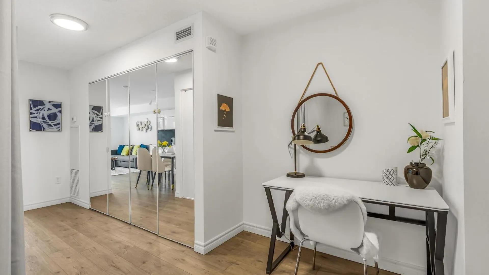 Beautiful 2 Bedroom Downtown Toronto Condo Apartmán